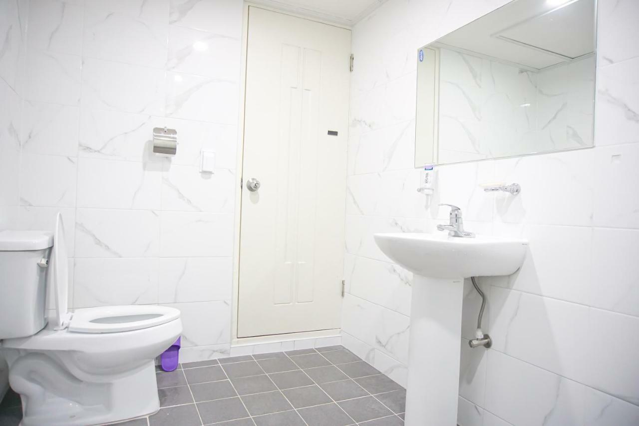 Bomulzip Hongdae Guesthouse Seoul Bagian luar foto