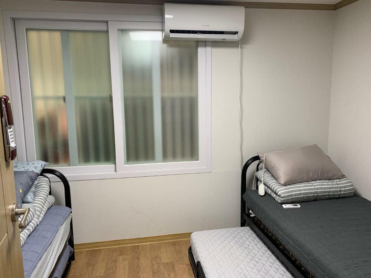 Bomulzip Hongdae Guesthouse Seoul Bagian luar foto